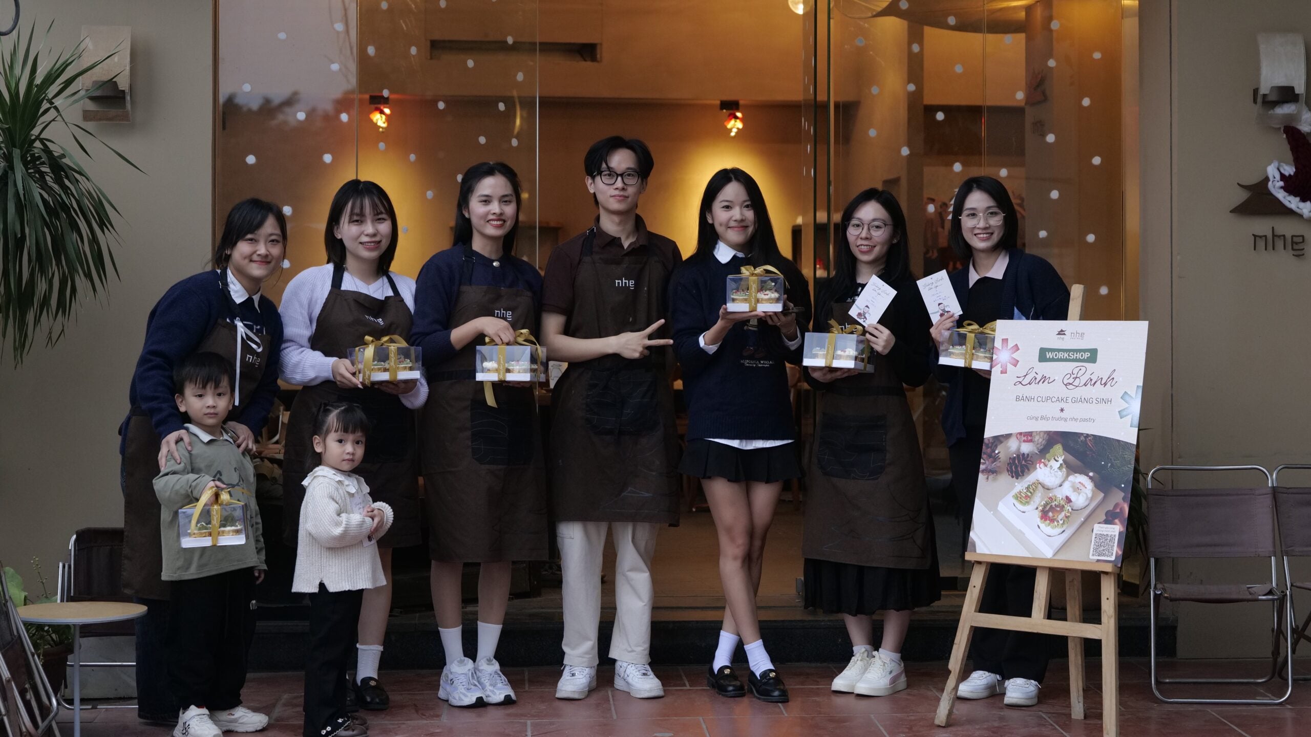 [Recap] Nhẹ Cafe: Workshop Làm Bánh – Trang Trí Cupcake Mùa Giáng Sinh