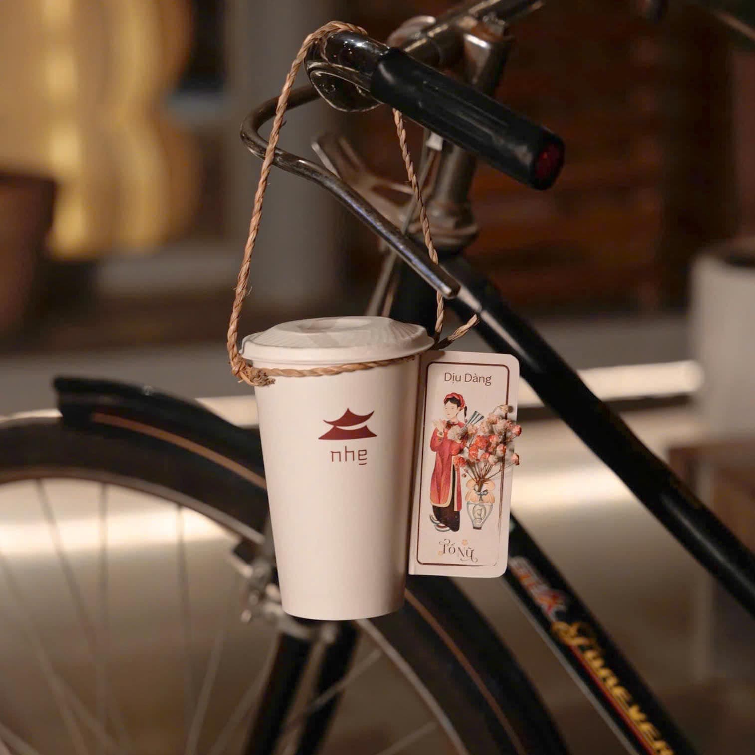 Quà Tặng Dành Cho Đơn Ship 20/10 – Cốc Hoa Tố Nữ